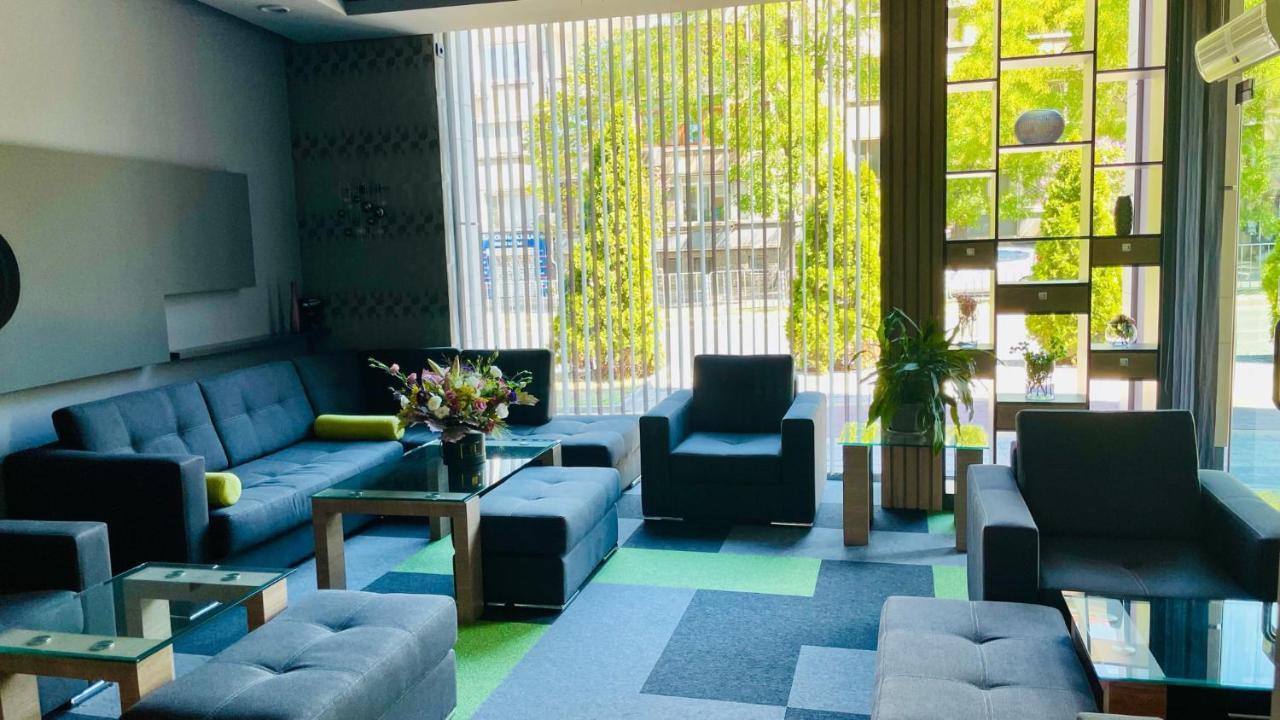 Expo Hotel Plovdiv Exteriör bild
