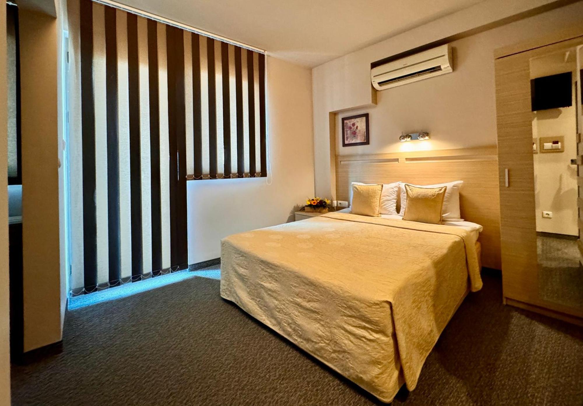 Expo Hotel Plovdiv Exteriör bild