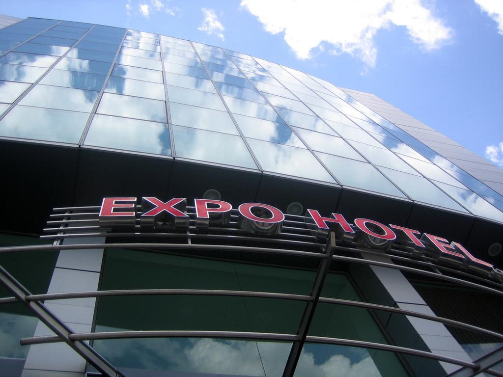 Expo Hotel Plovdiv Exteriör bild