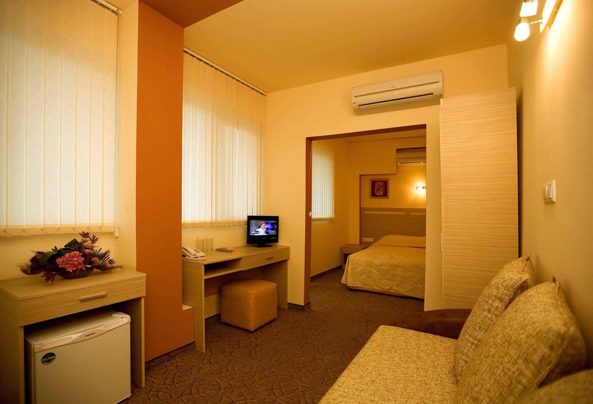 Expo Hotel Plovdiv Exteriör bild